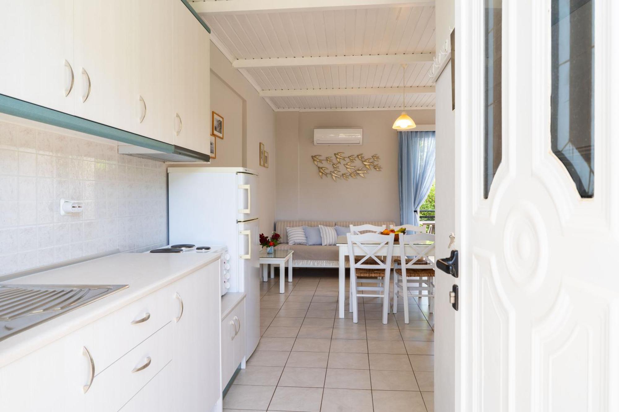 Medousa Studio & Apartments Плакиас Екстериор снимка