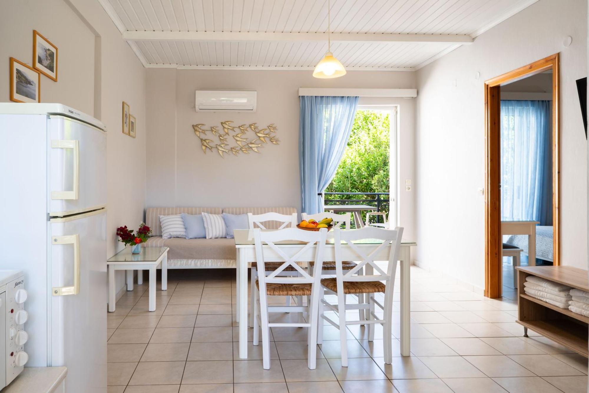 Medousa Studio & Apartments Плакиас Екстериор снимка
