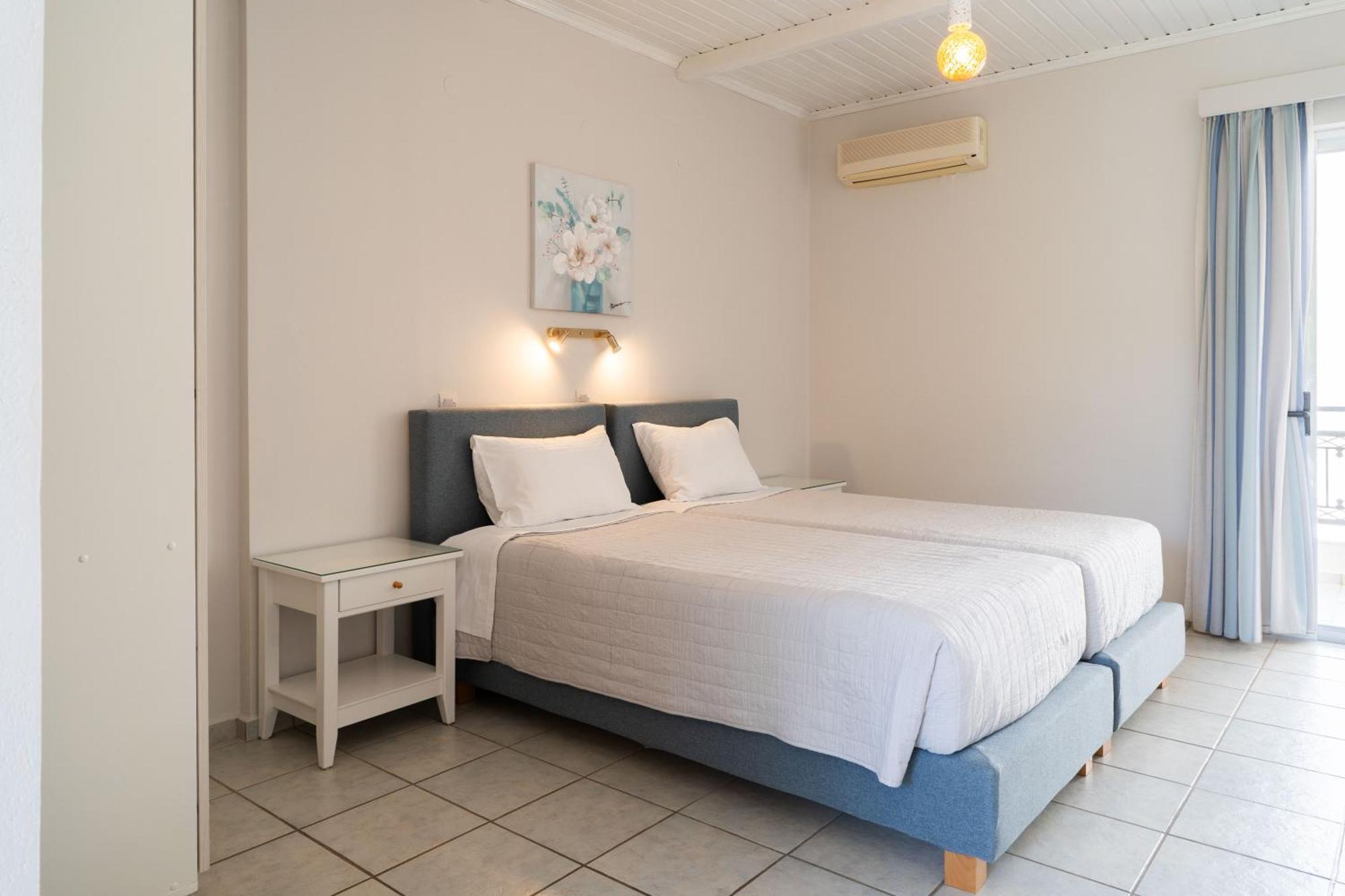 Medousa Studio & Apartments Плакиас Екстериор снимка