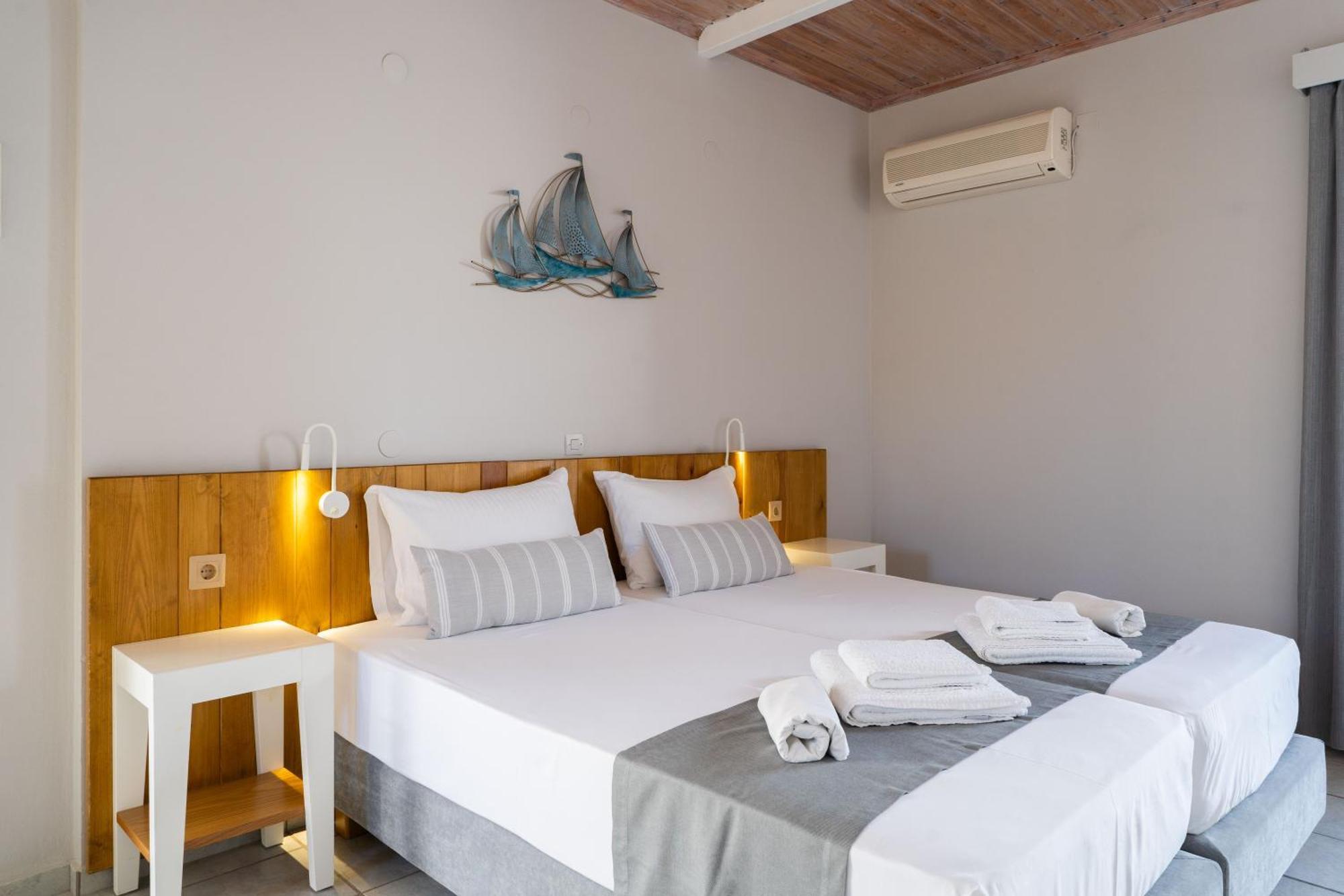 Medousa Studio & Apartments Плакиас Екстериор снимка